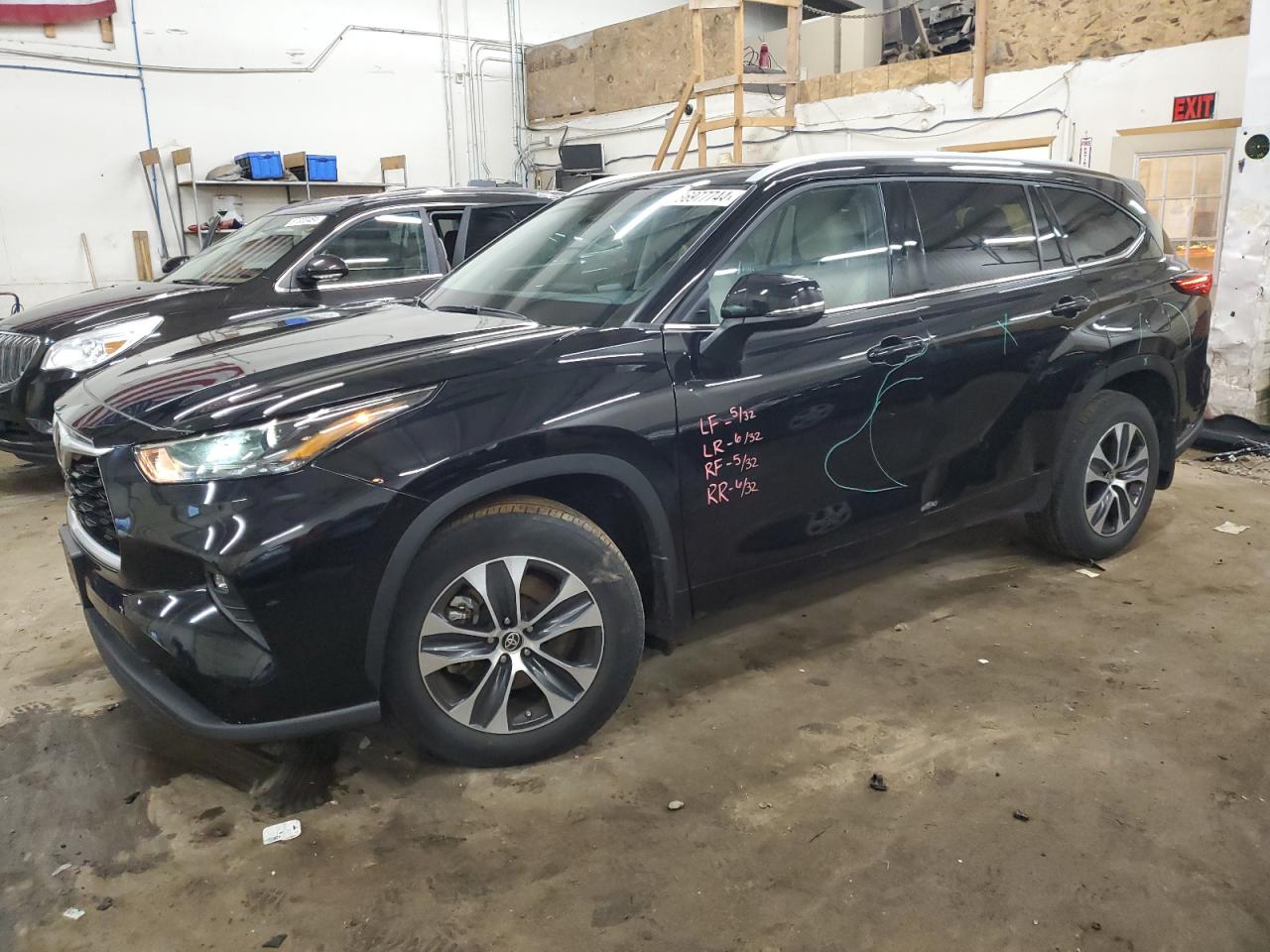 TOYOTA HIGHLANDER 2022