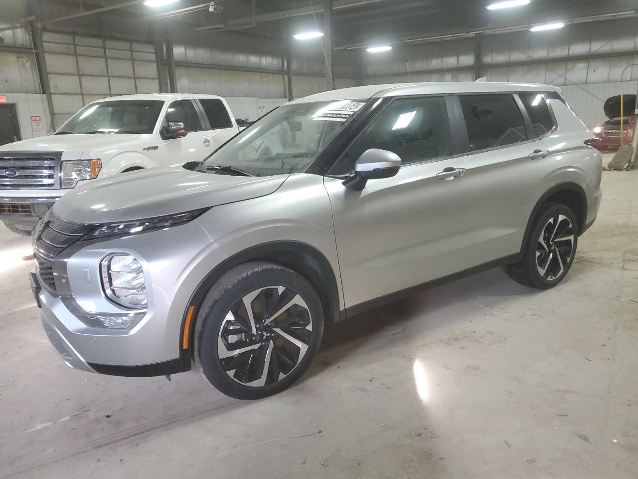 MITSUBISHI OUTLANDER 2024
