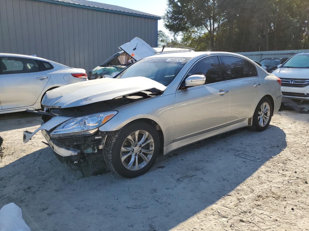 HYUNDAI GENESIS 3. 2013