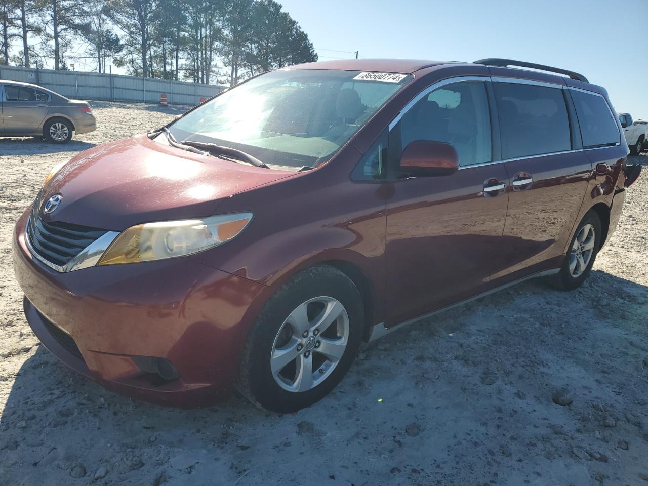 TOYOTA SIENNA LE 2014