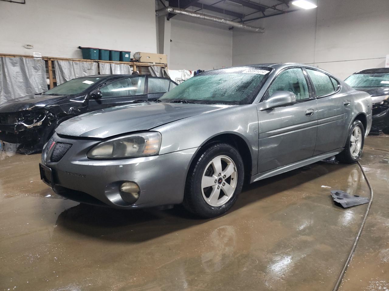 PONTIAC GRAND PRIX 2005
