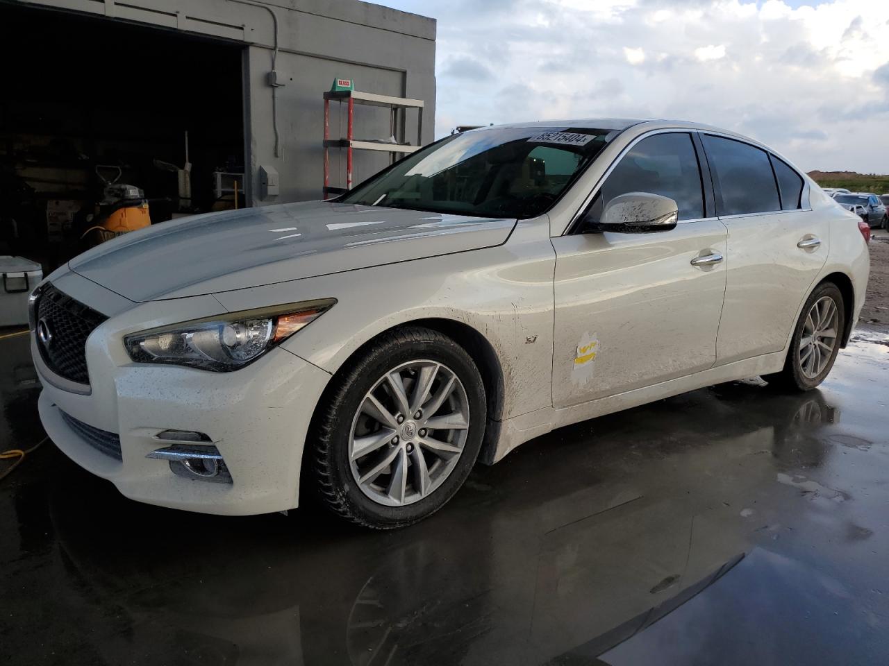 INFINITI Q50 BASE 2015