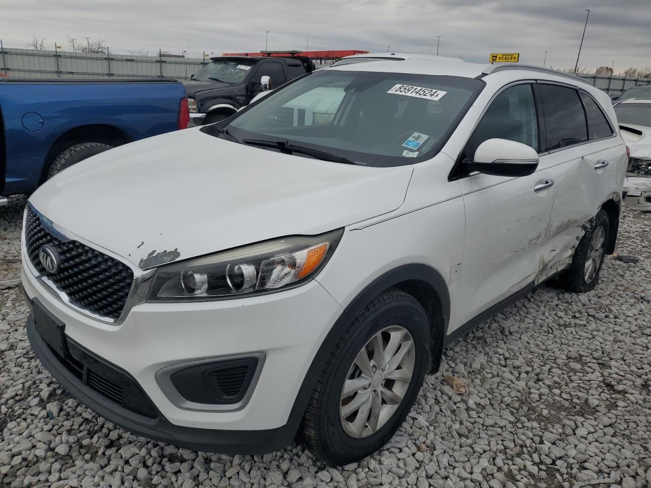 KIA SORENTO LX 2017