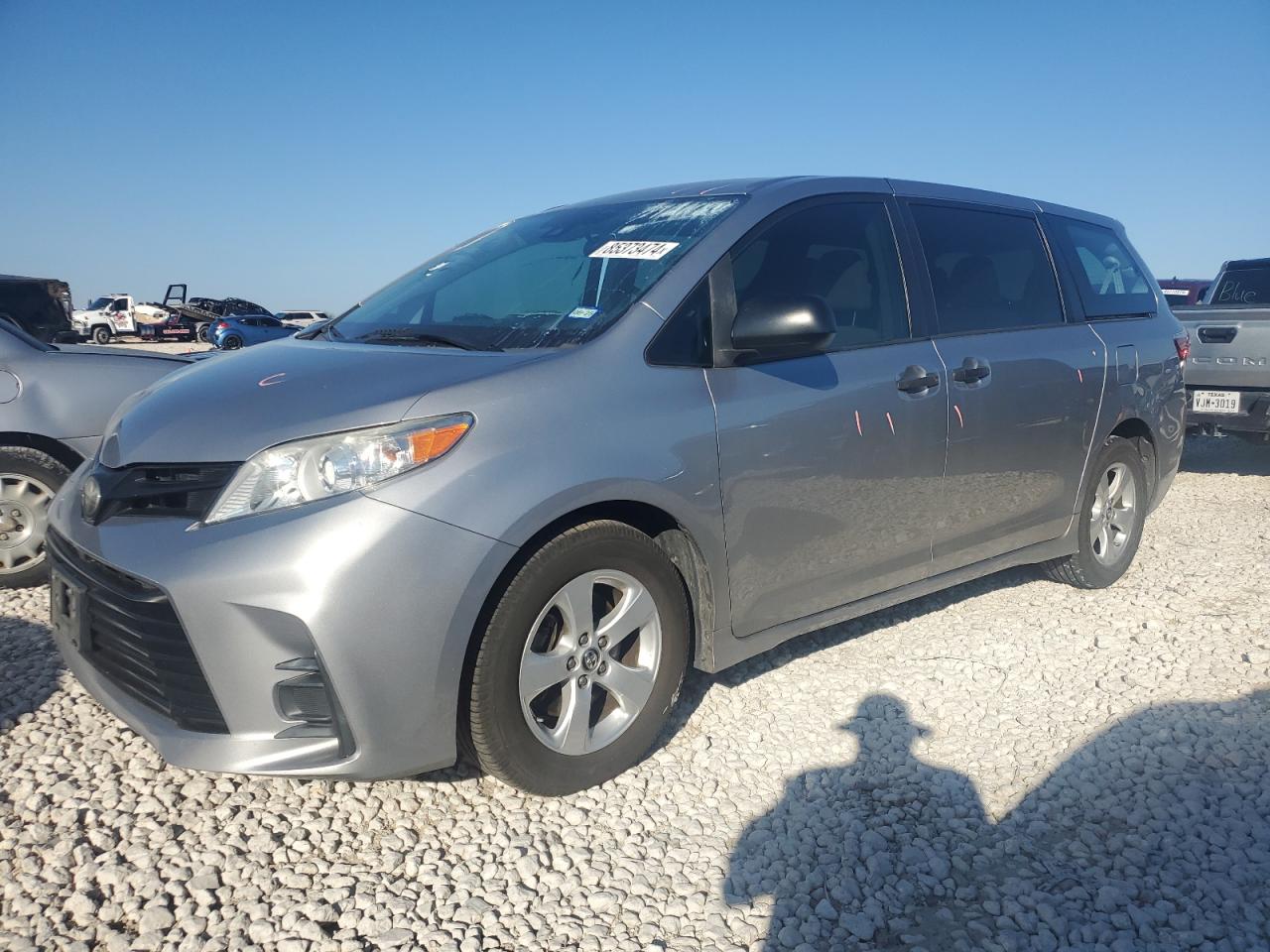 TOYOTA SIENNA L 2018