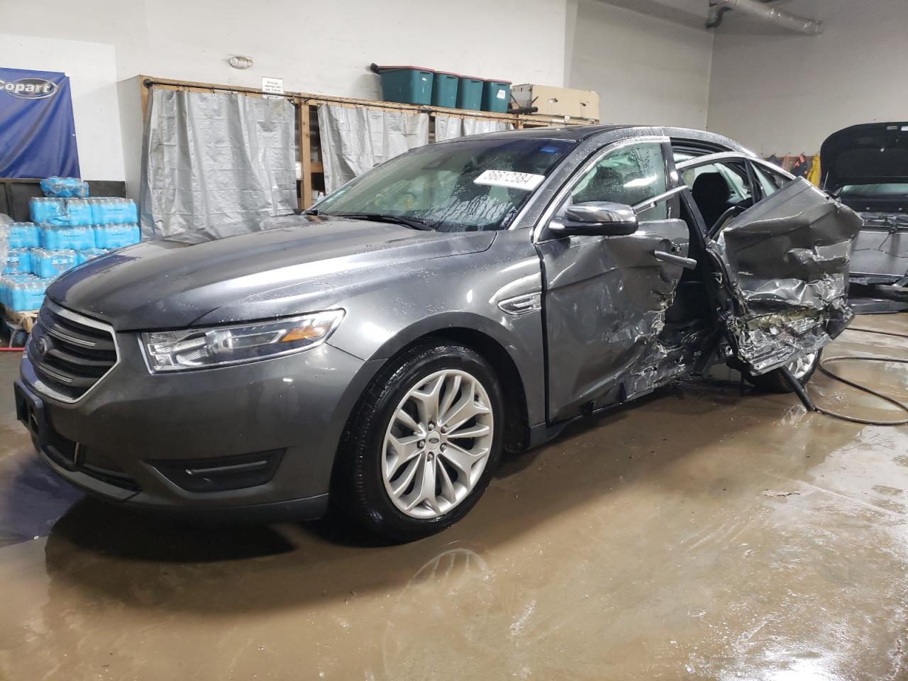 FORD TAURUS LIM 2018