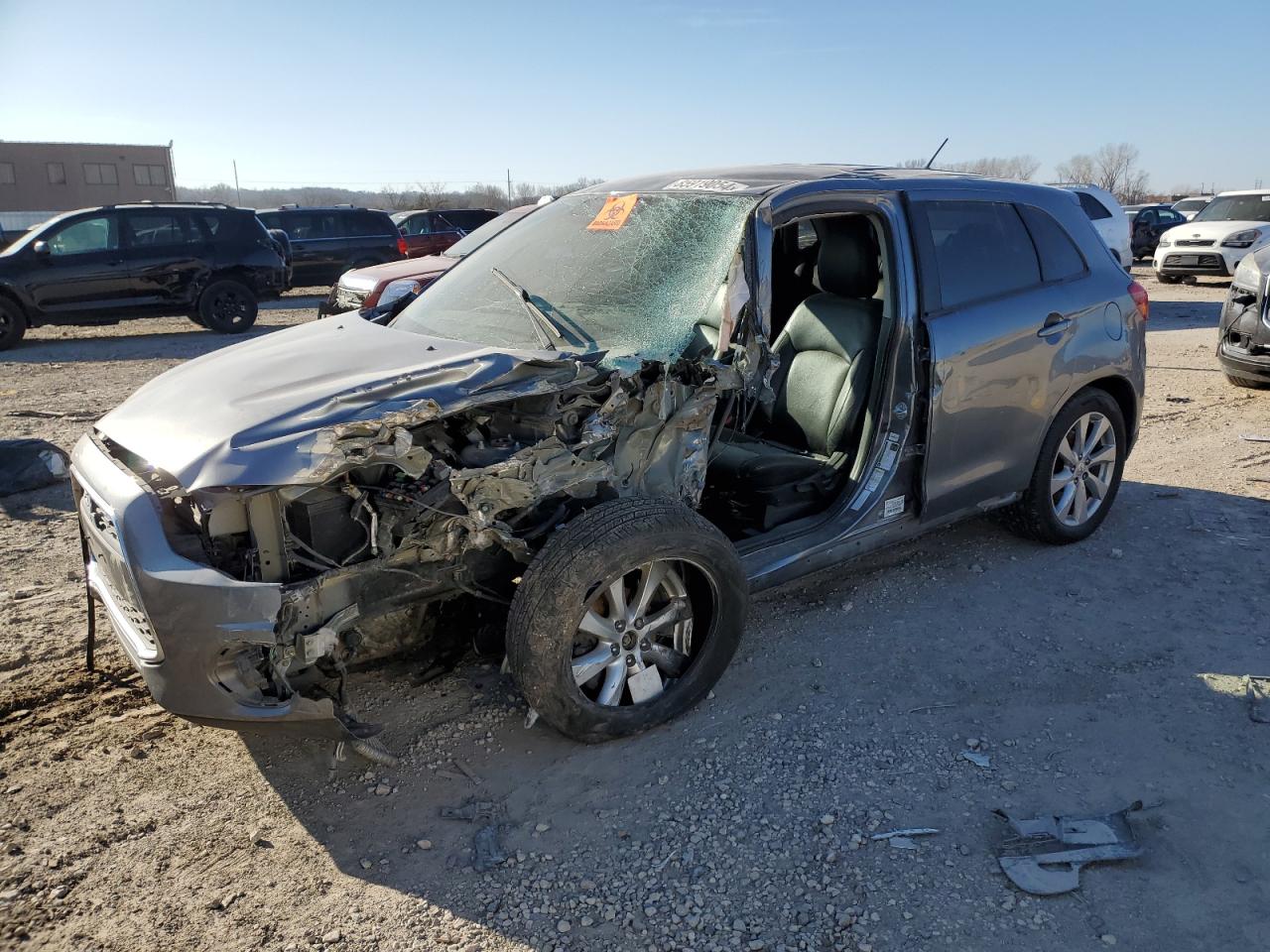 MITSUBISHI OUTLANDER 2015