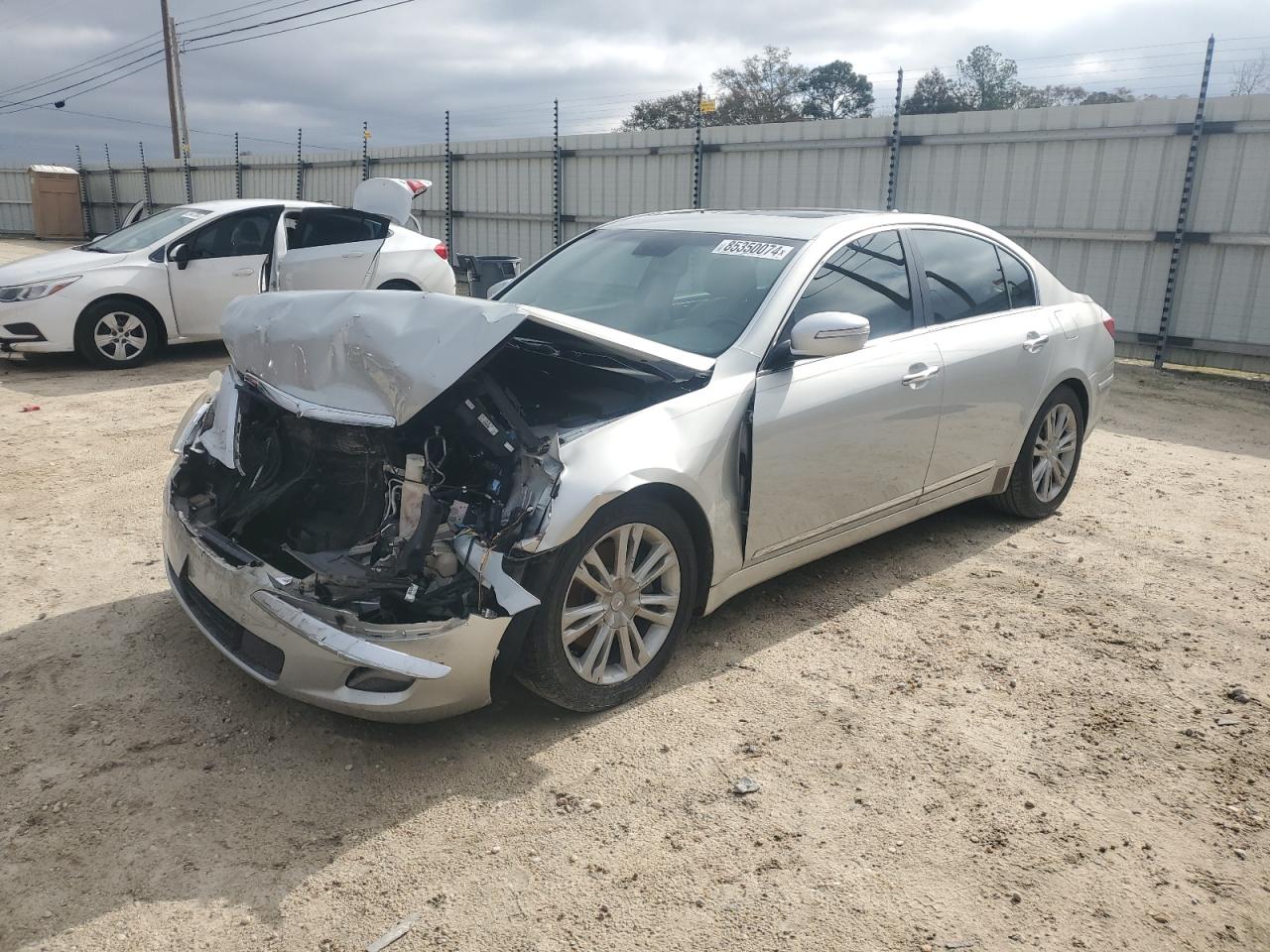 HYUNDAI GENESIS 4. 2011