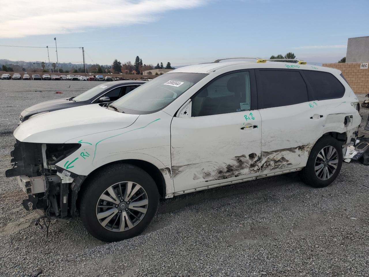 NISSAN PATHFINDER 2019