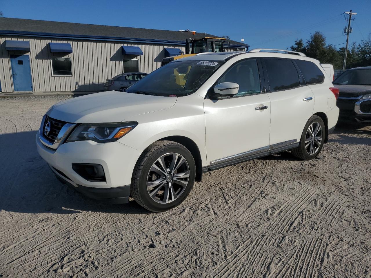 NISSAN PATHFINDER 2017