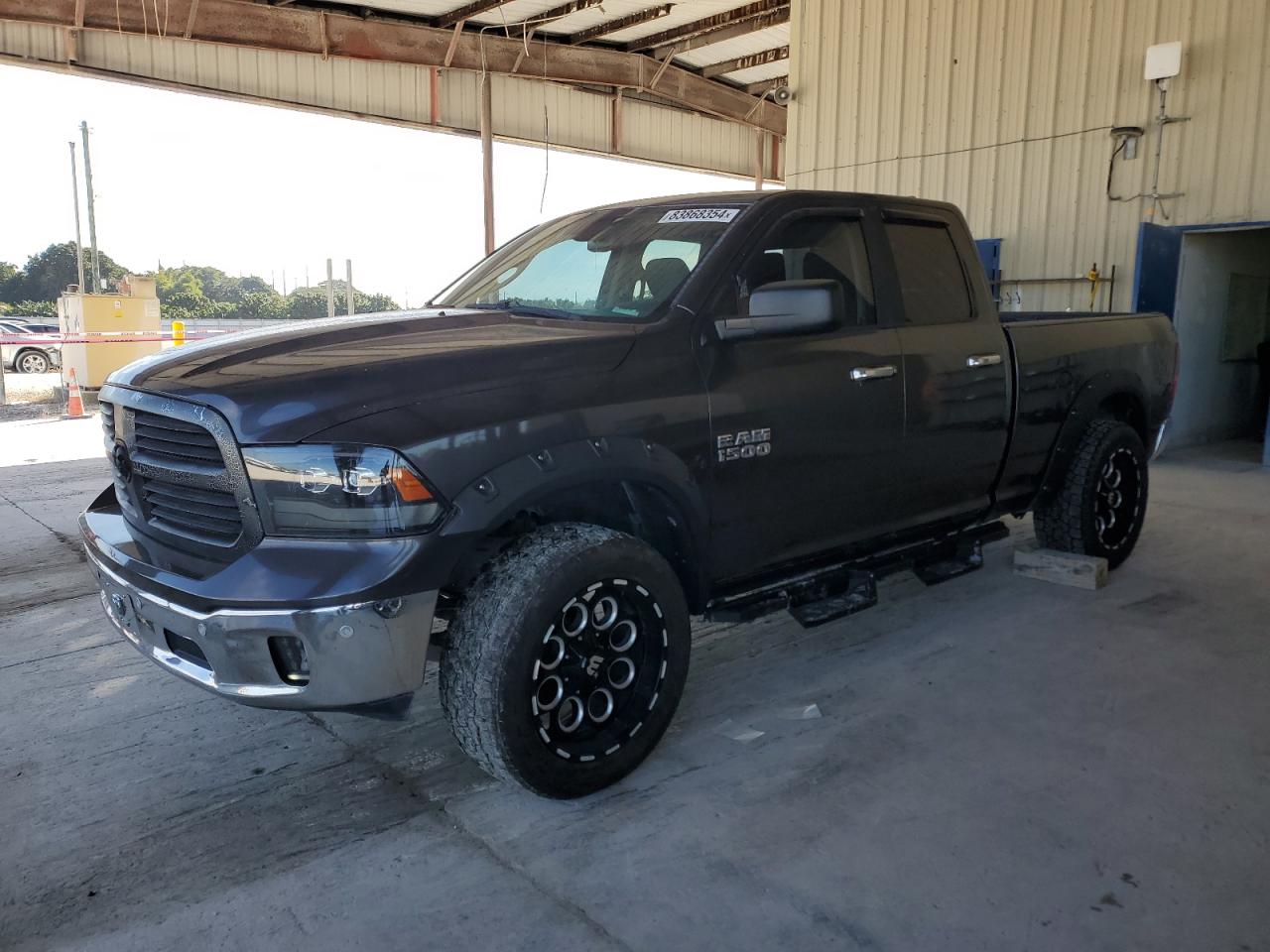 RAM 1500 SLT 2015