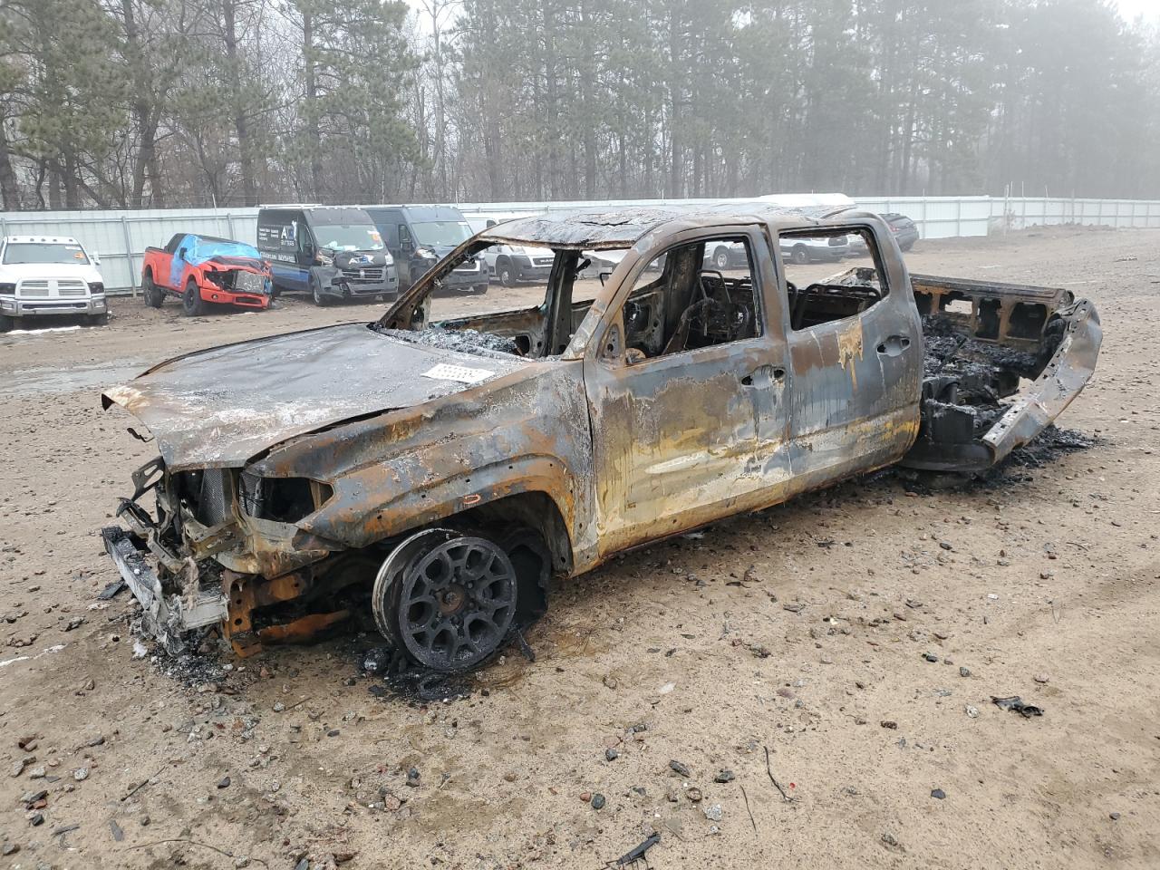 TOYOTA TACOMA DOU 2023