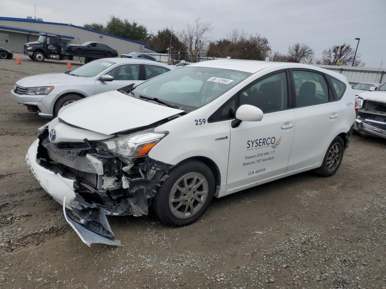 TOYOTA PRIUS V 2017