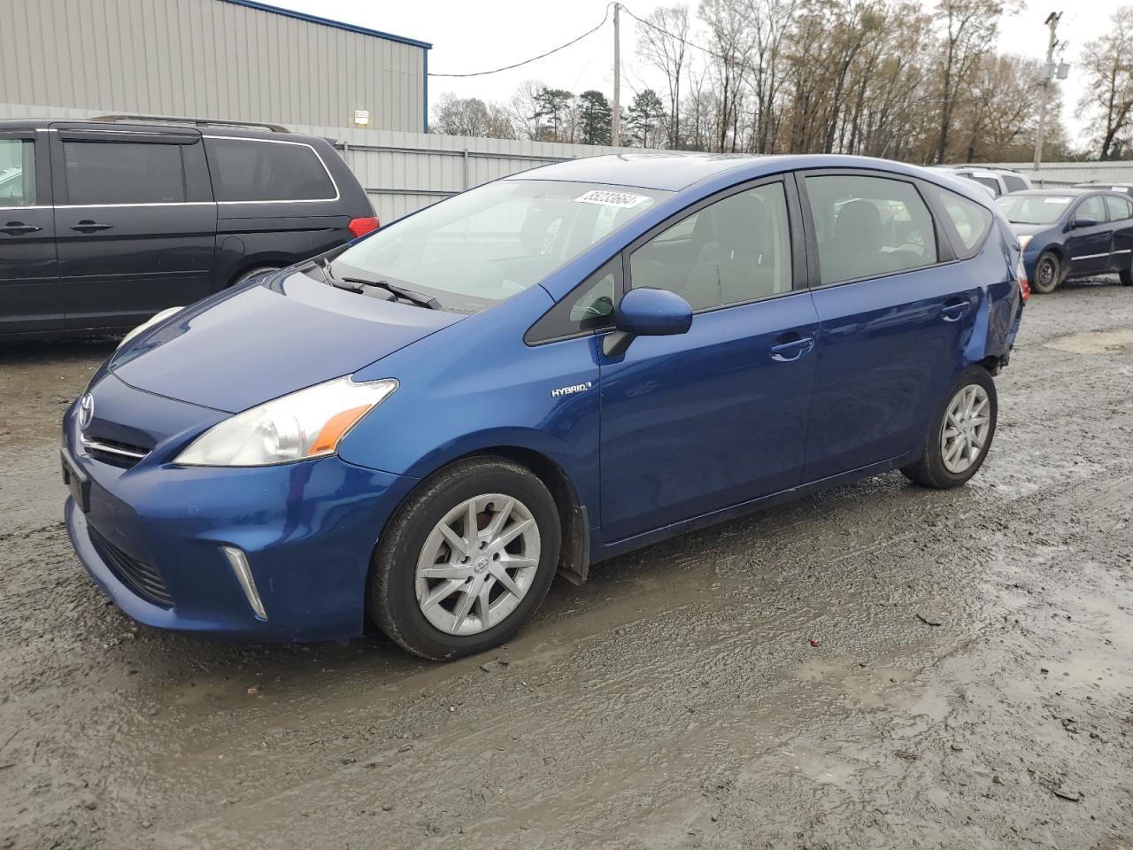 TOYOTA PRIUS V 2013