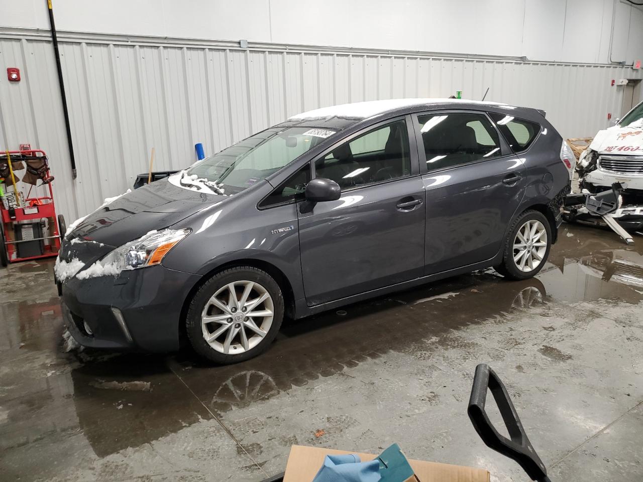 TOYOTA PRIUS V 2013
