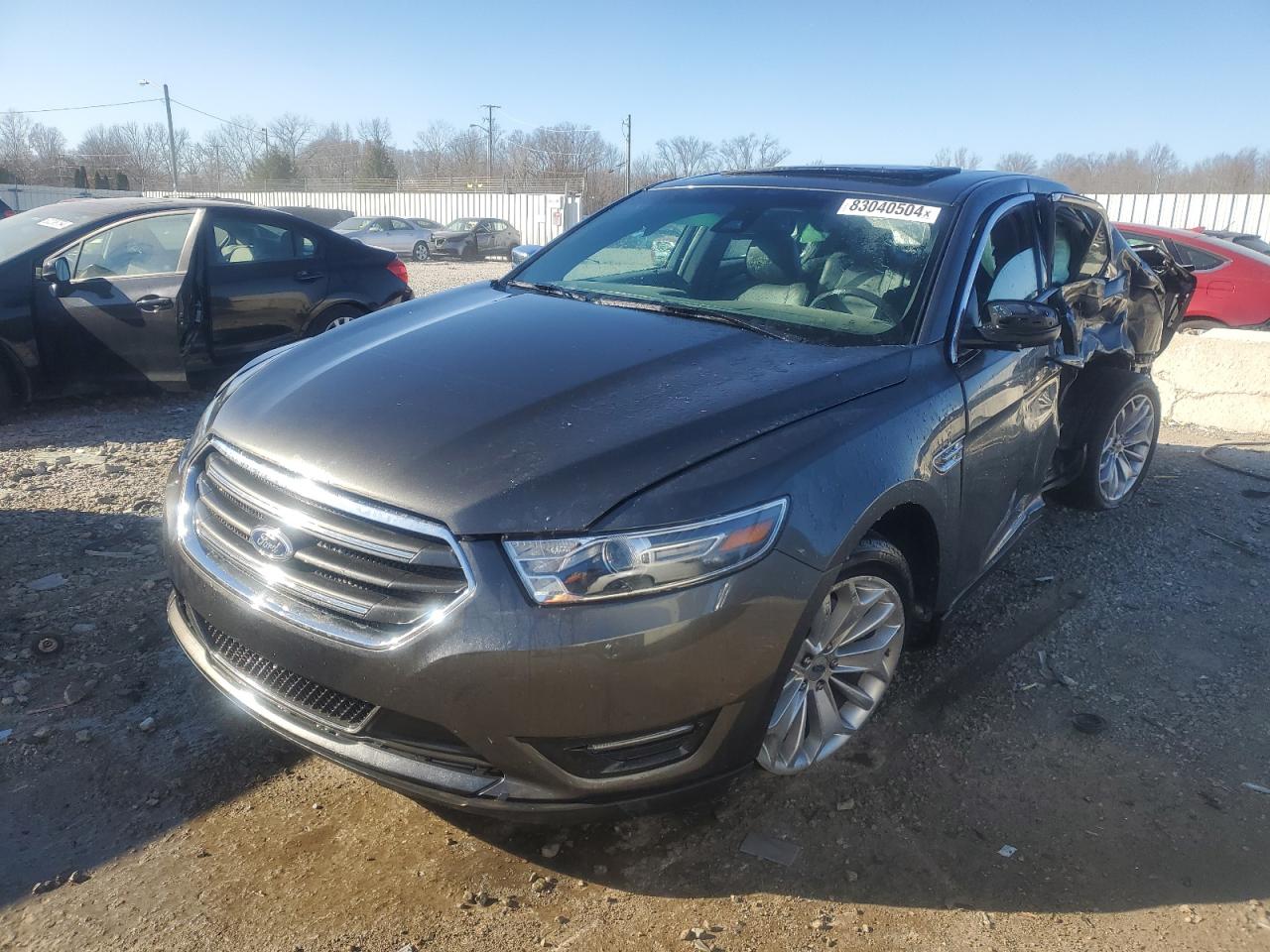 FORD TAURUS LIM 2015
