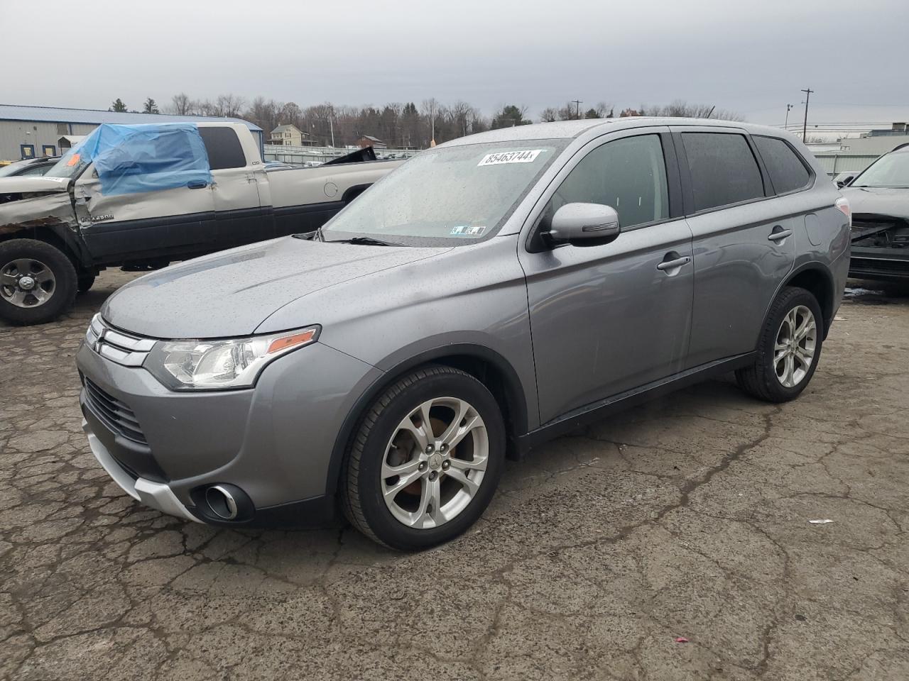 MITSUBISHI OUTLANDER 2015