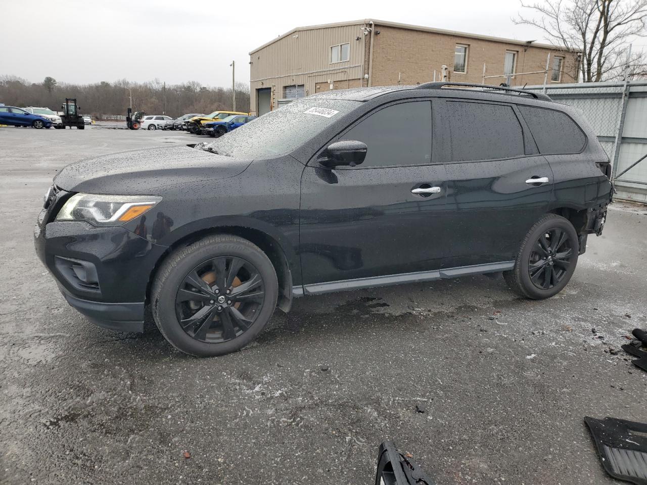 NISSAN PATHFINDER 2018