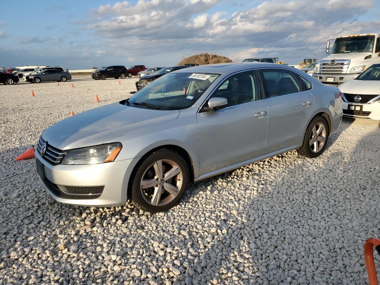 VOLKSWAGEN PASSAT SE 2013