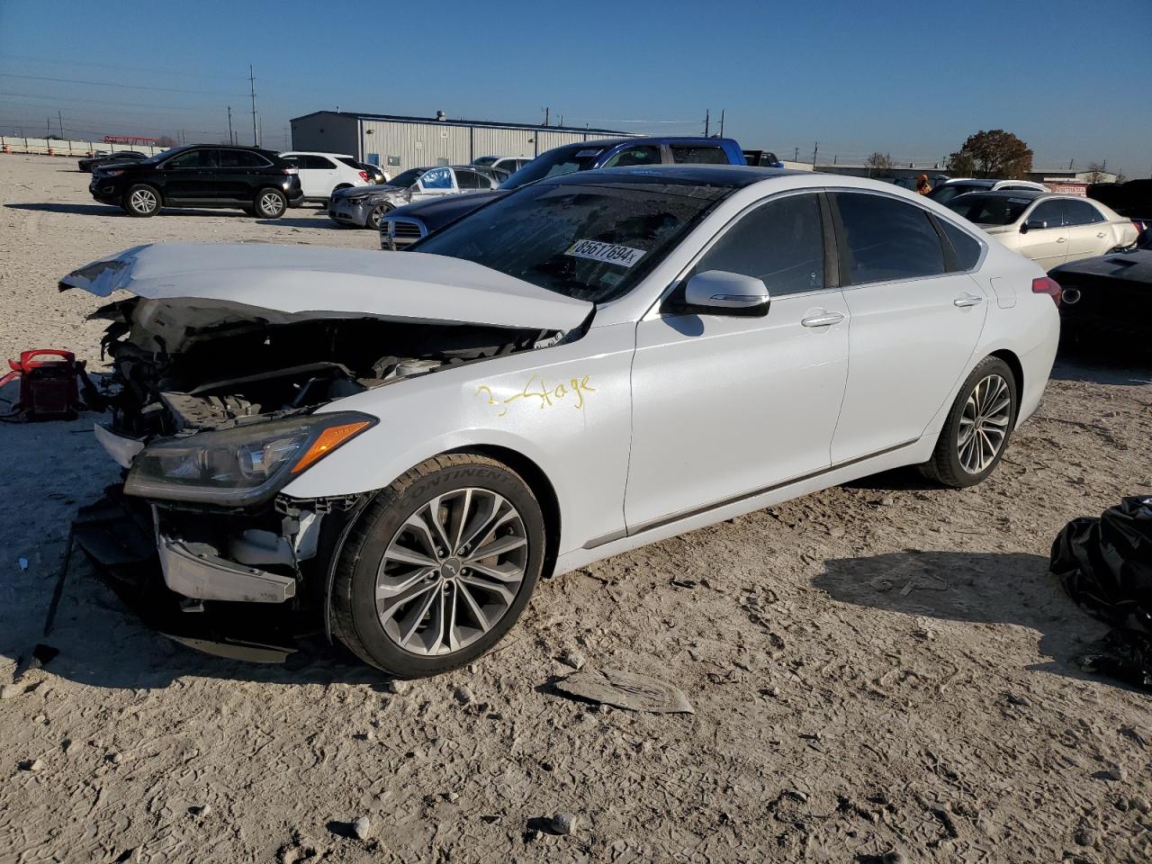 HYUNDAI GENESIS 3. 2015
