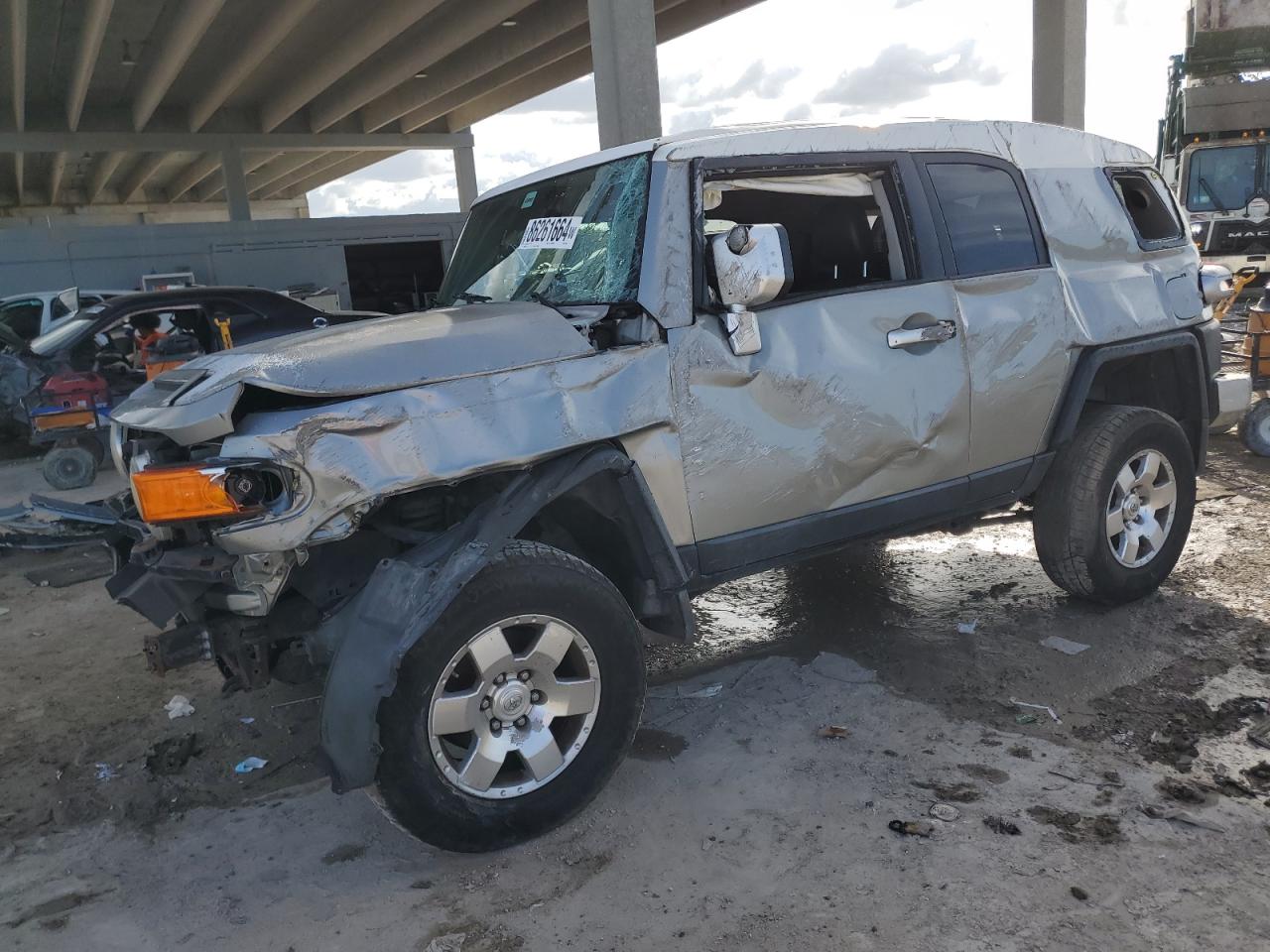 TOYOTA FJ CRUISER 2010