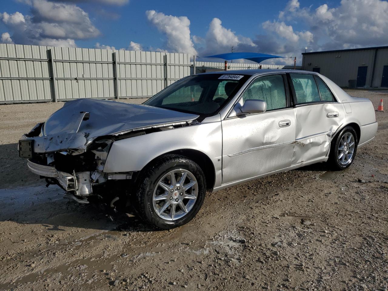 CADILLAC DTS LUXURY 2010