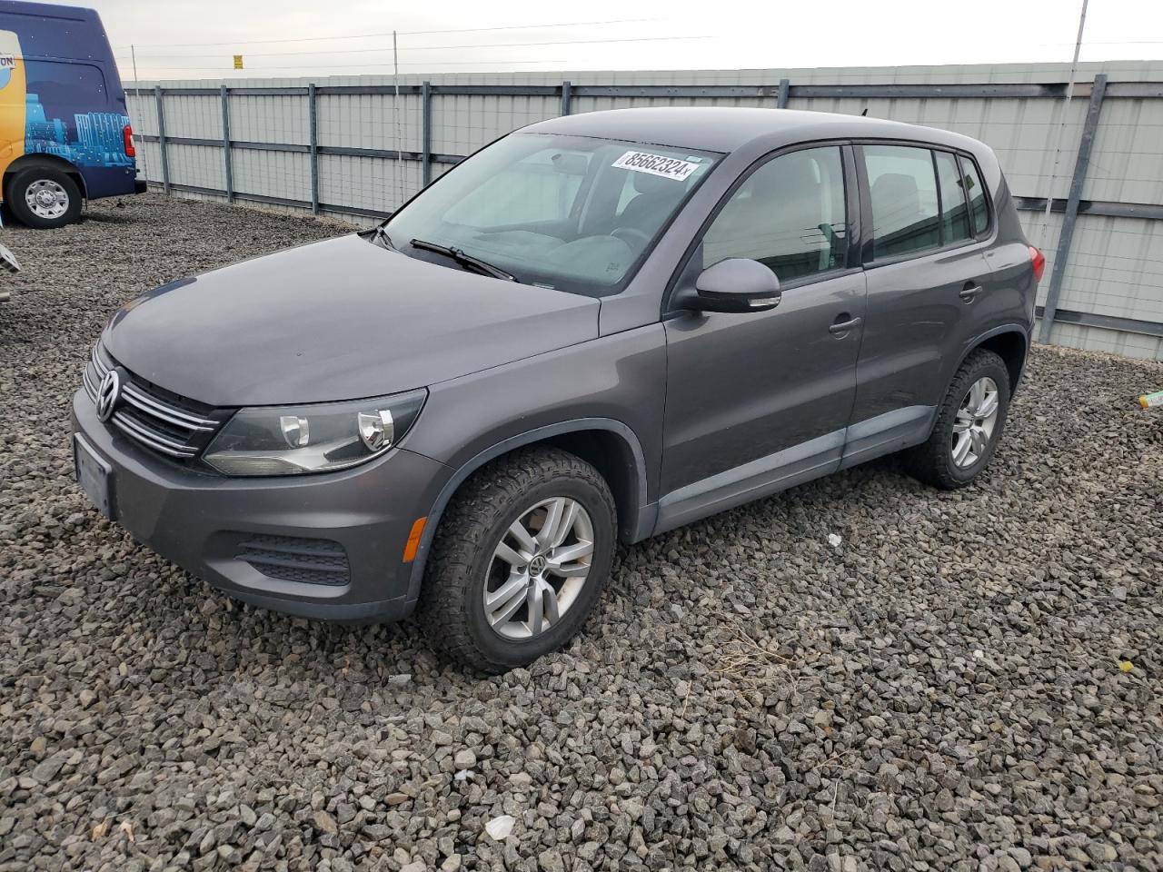 VOLKSWAGEN TIGUAN S 2013