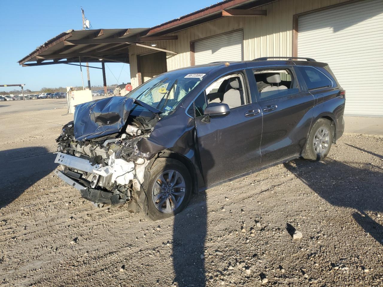 TOYOTA SIENNA LE 2022
