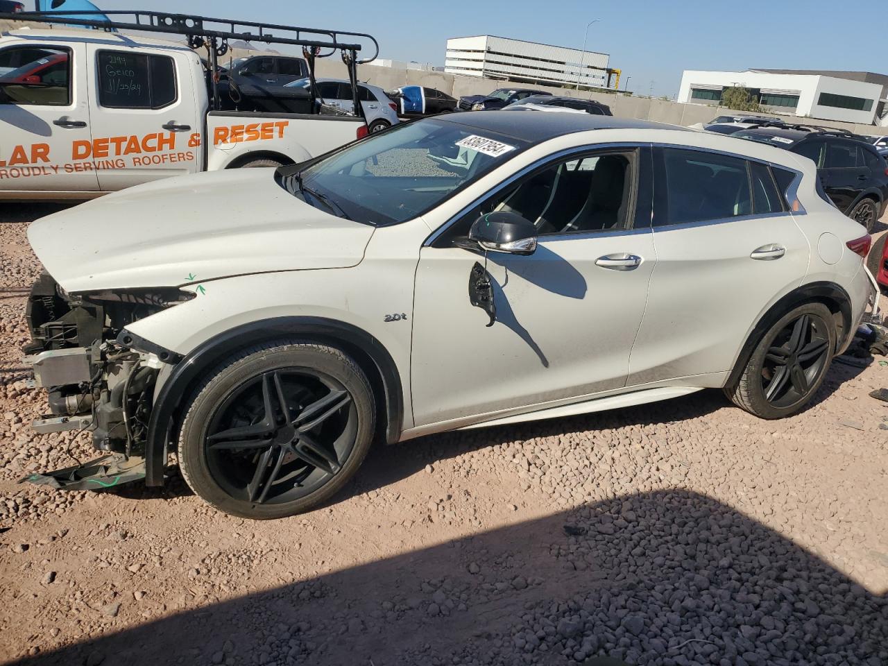 INFINITI QX30 BASE 2017