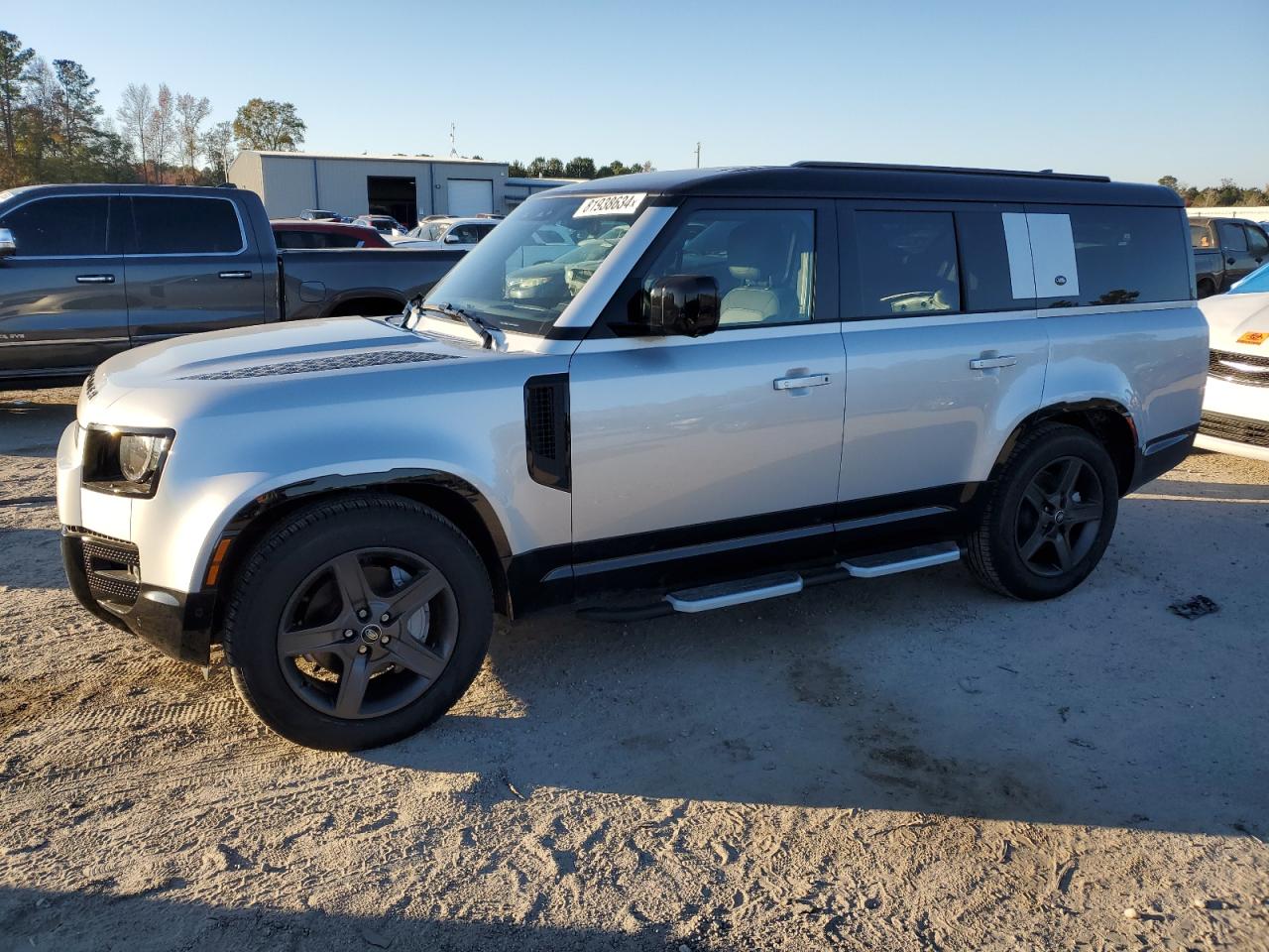LAND ROVER DEFENDER 1 2024