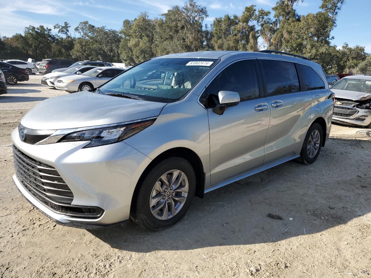 TOYOTA SIENNA LE 2024