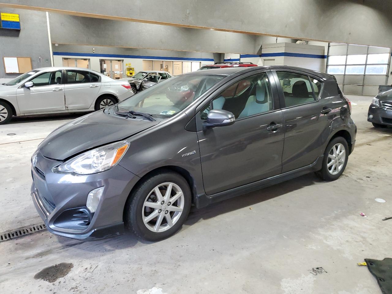 TOYOTA PRIUS C 2017