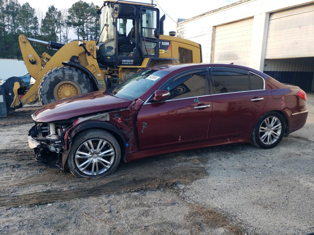 HYUNDAI GENESIS 3. 2013