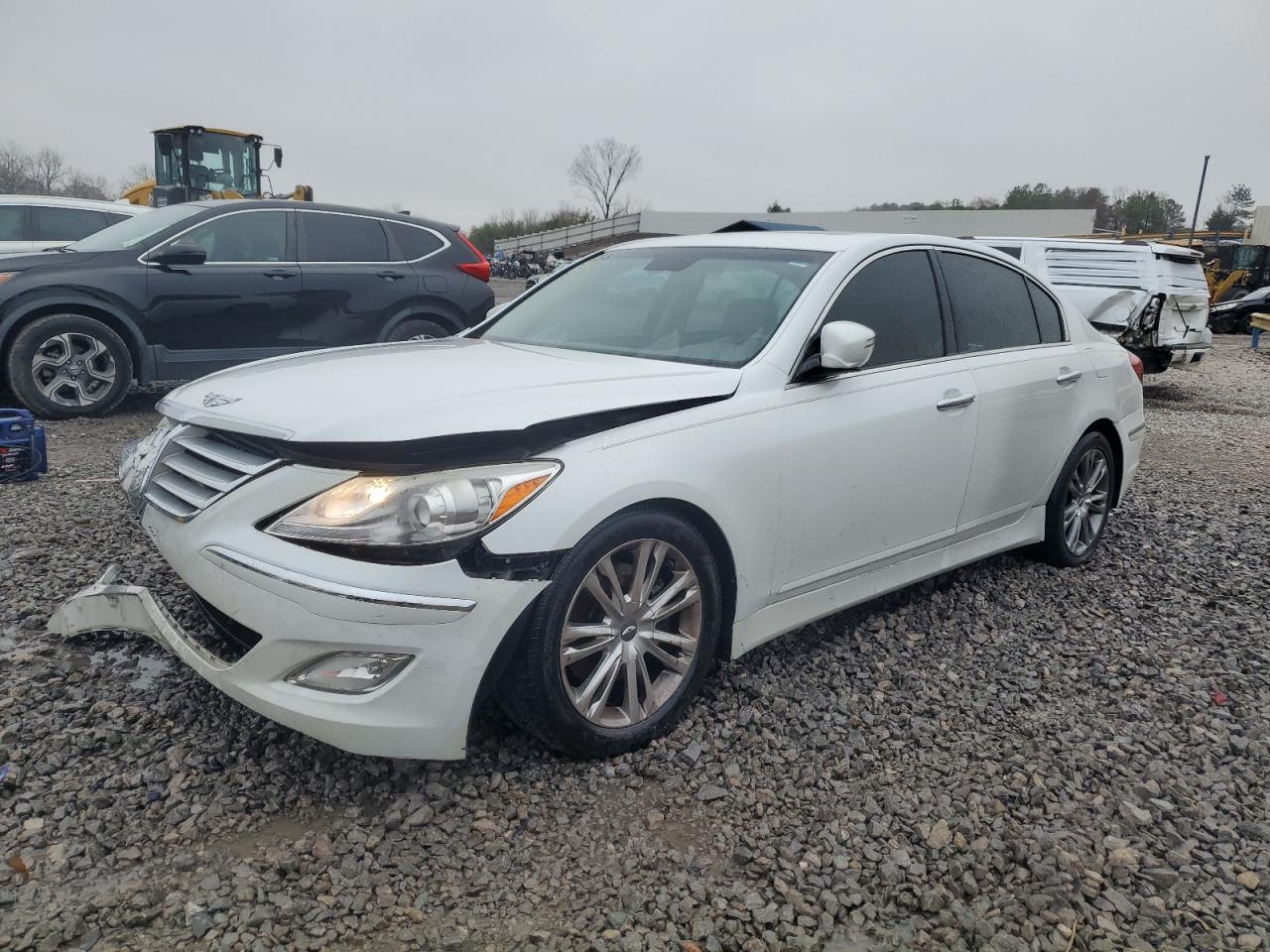 HYUNDAI GENESIS 3. 2013