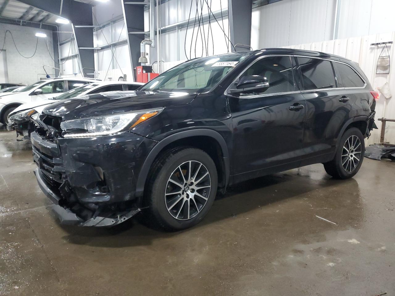 TOYOTA HIGHLANDER 2017