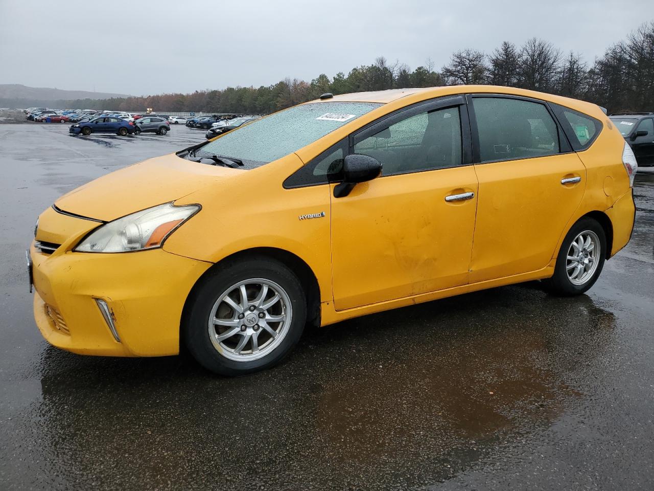 TOYOTA PRIUS V 2013