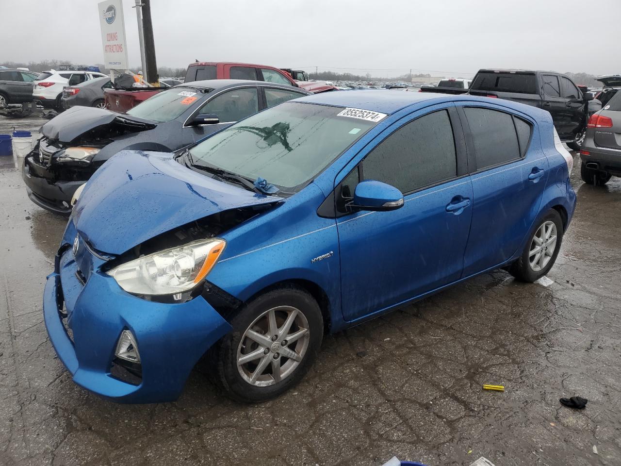 TOYOTA PRIUS C 2013