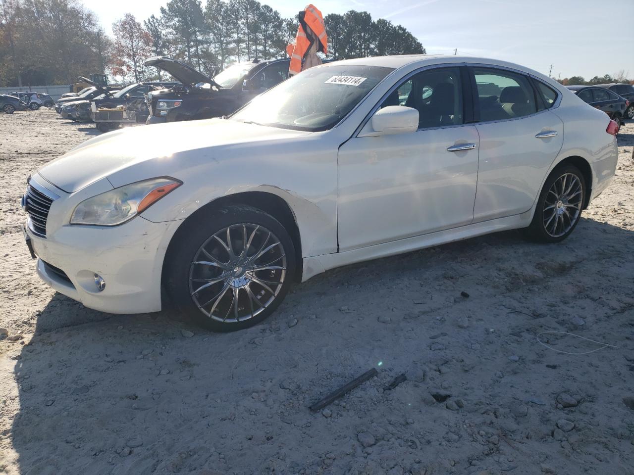 INFINITI M37 X 2011