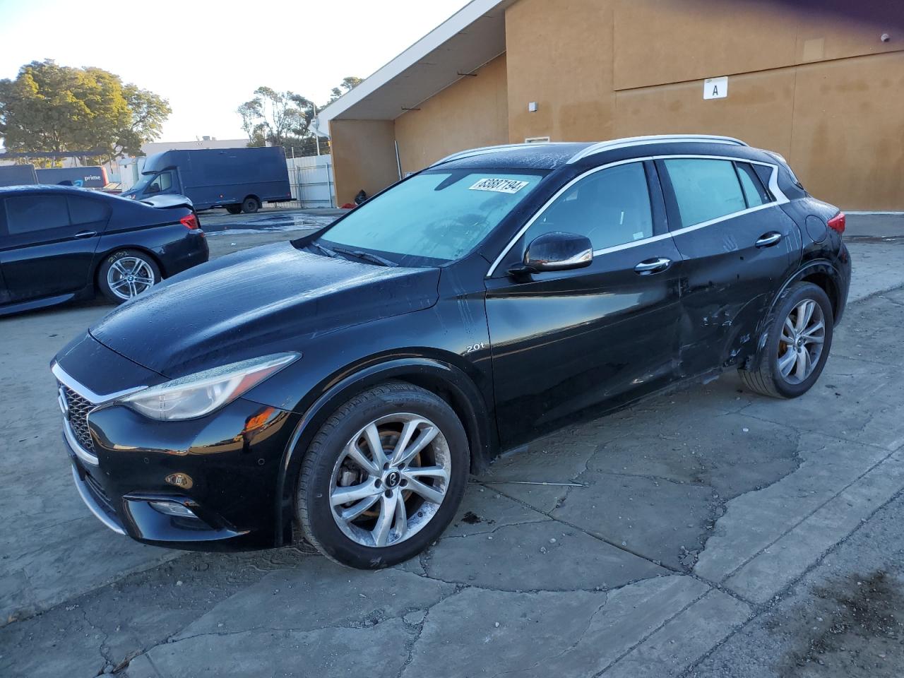 INFINITI QX30 BASE 2018