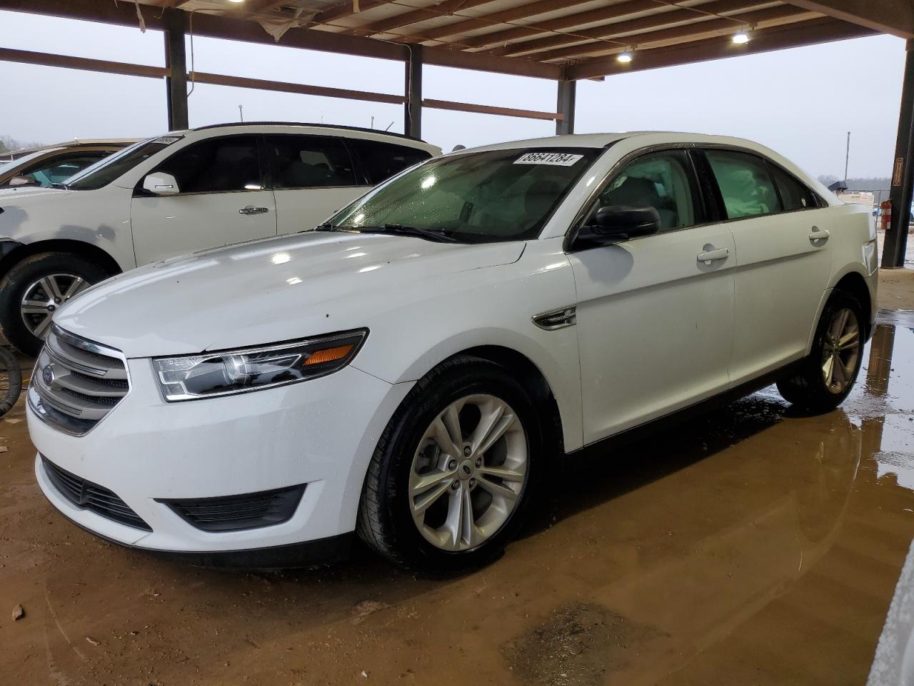 FORD TAURUS SE 2018