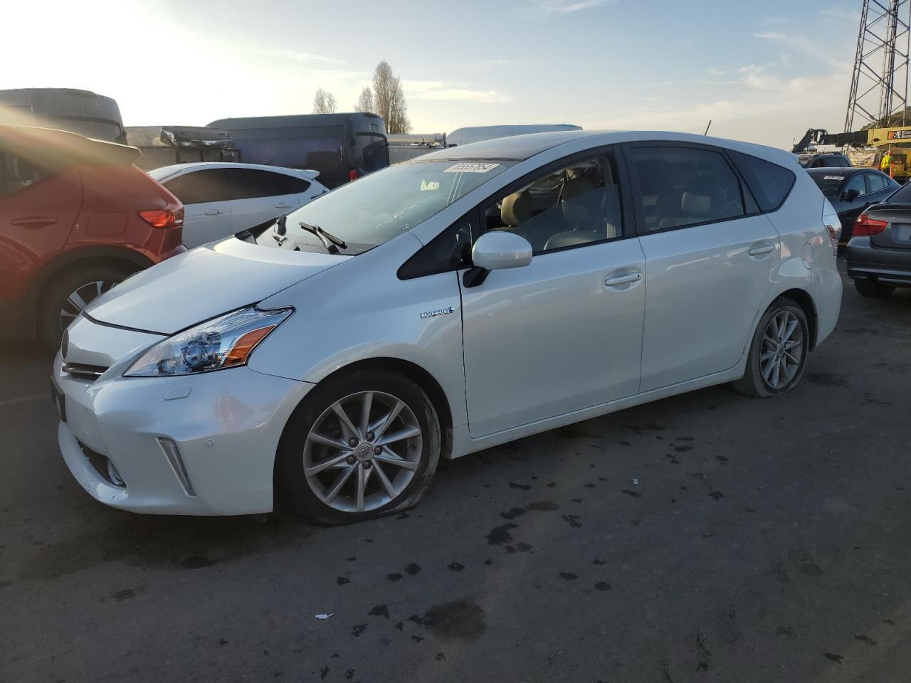 TOYOTA PRIUS V 2012