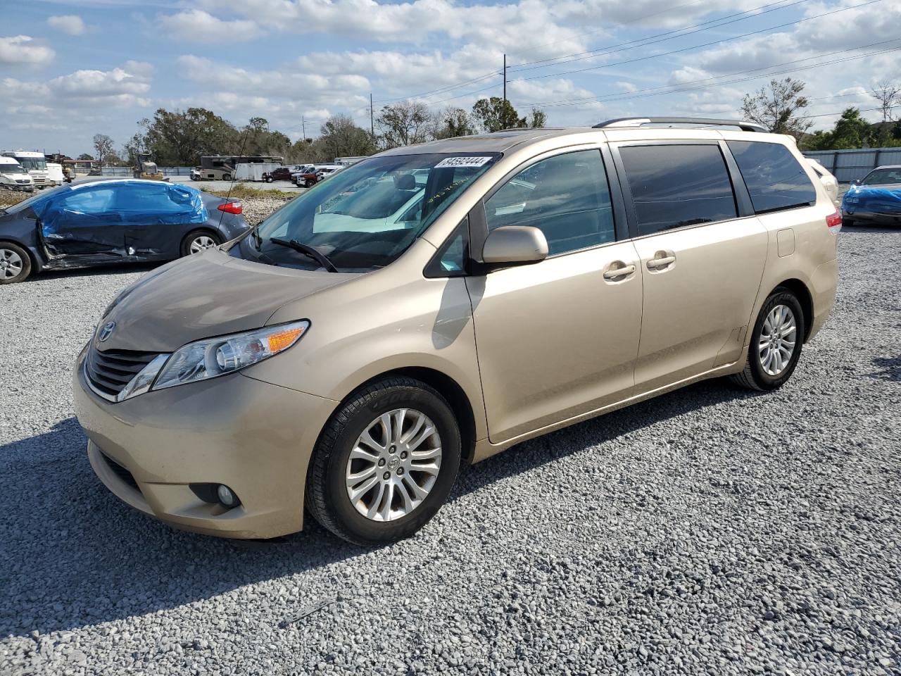TOYOTA SIENNA XLE 2011