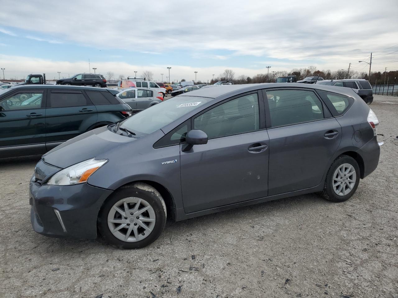 TOYOTA PRIUS V 2013