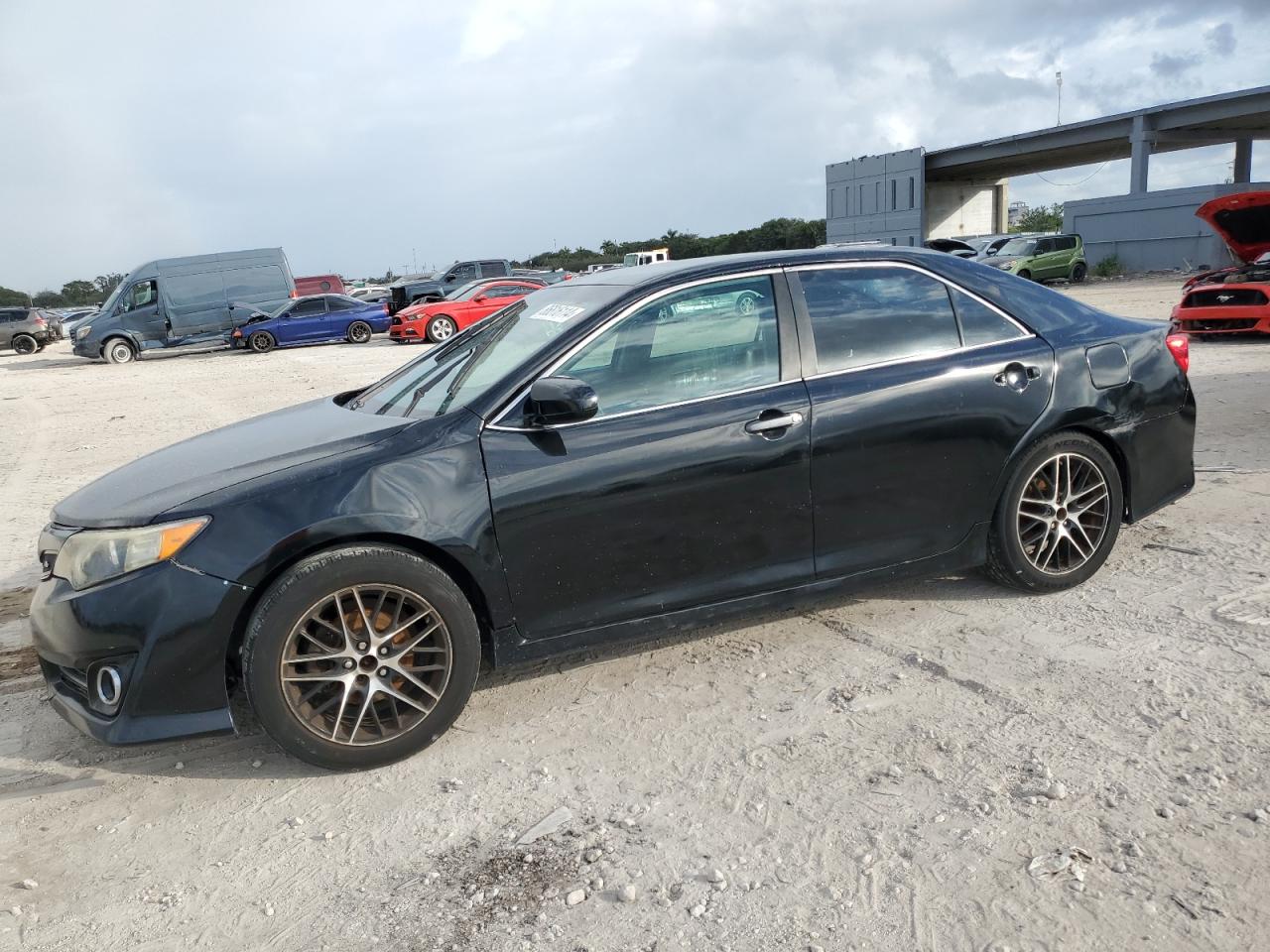 TOYOTA CAMRY L 2013