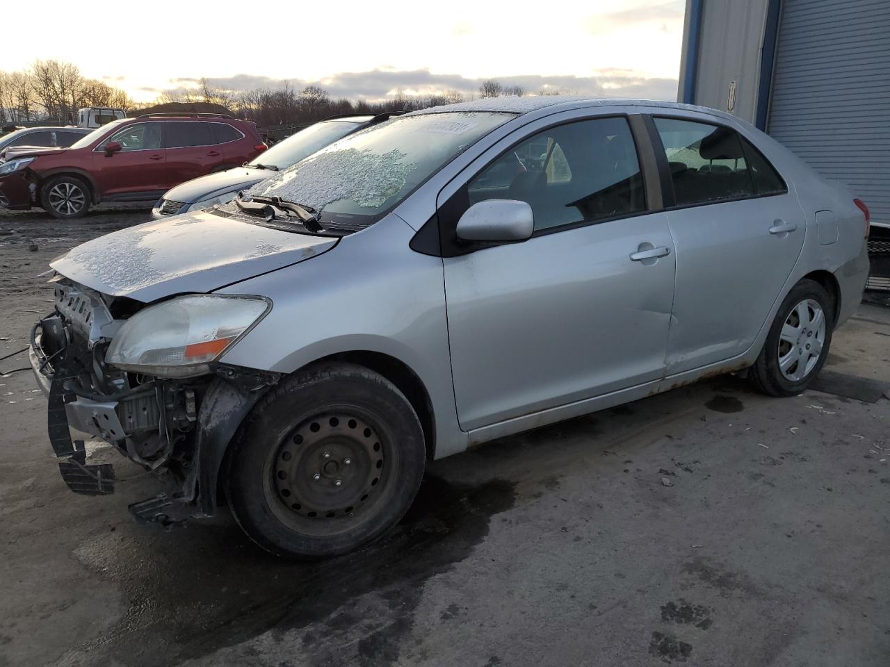 TOYOTA YARIS 2012