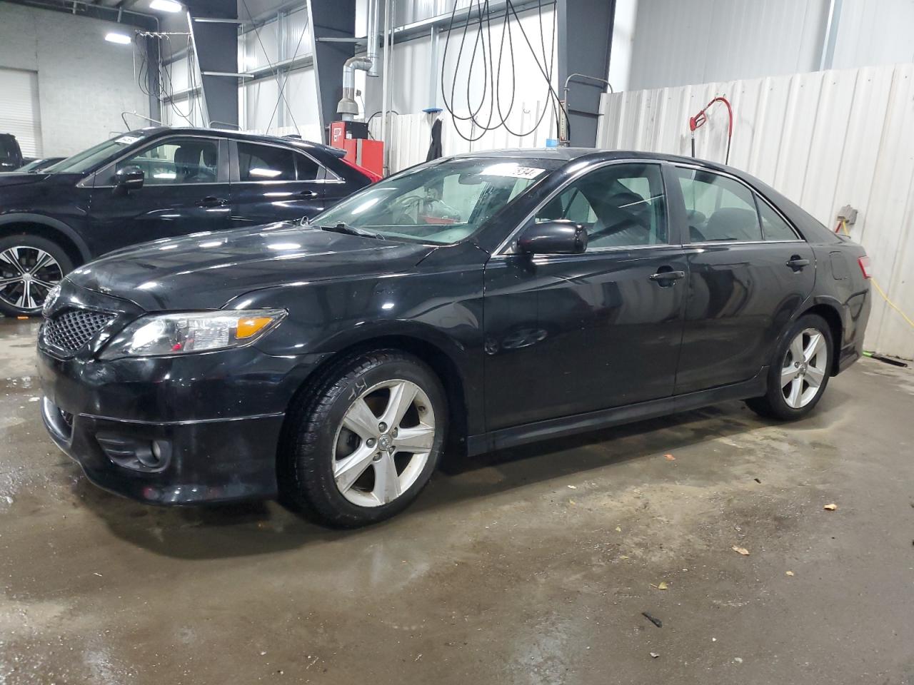 TOYOTA CAMRY BASE 2011