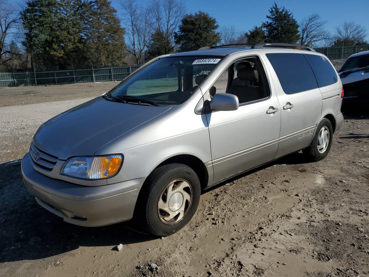 TOYOTA SIENNA LE 2001
