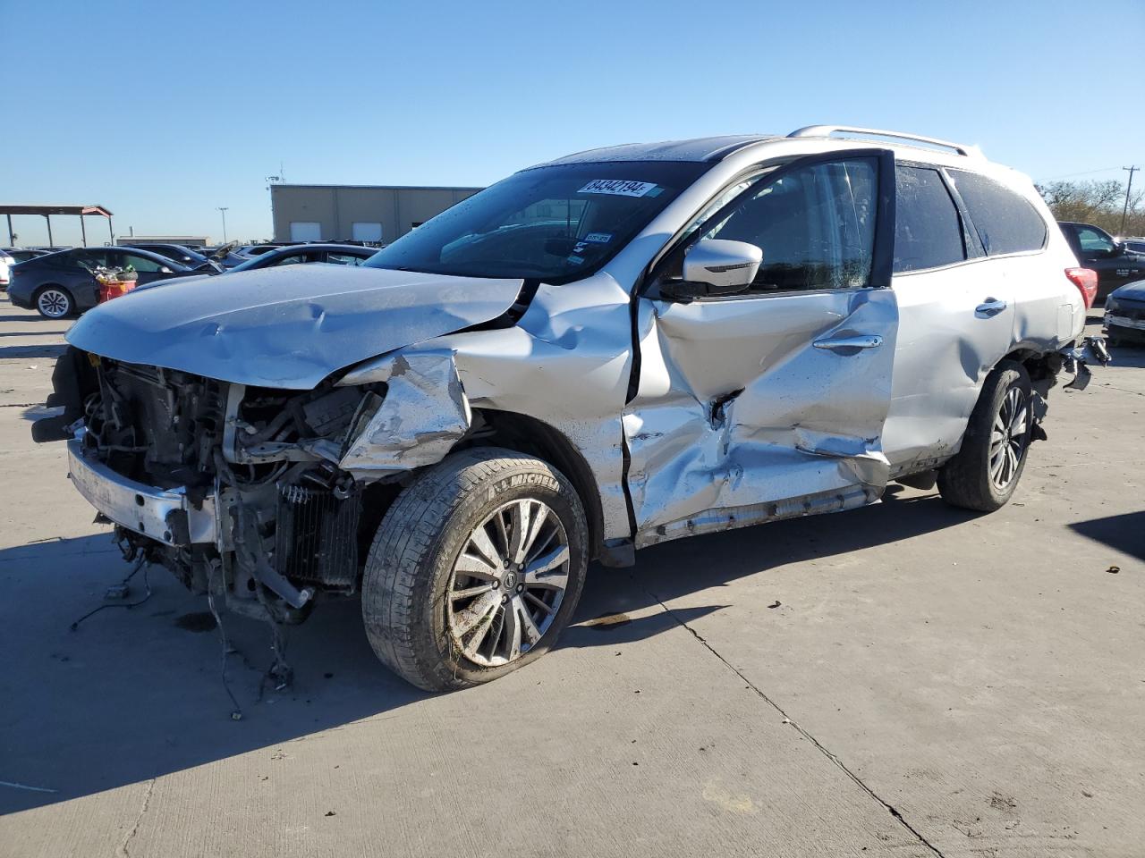 NISSAN PATHFINDER 2019