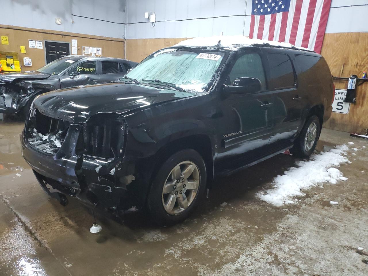 GMC YUKON XL K 2011
