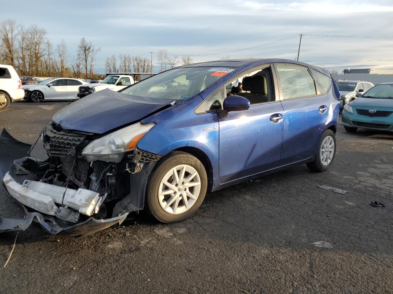 TOYOTA PRIUS V 2012