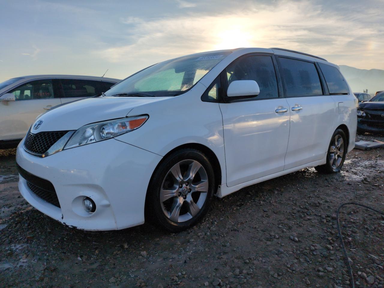 TOYOTA SIENNA SPO 2014